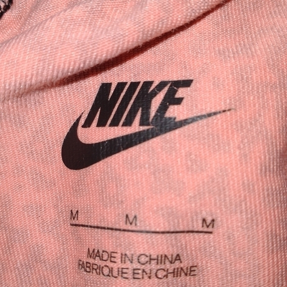 Nike Pink Leopard Print Leggings Size Medium Barbiecore Athleisure Animal Print - Picture 3 of 3